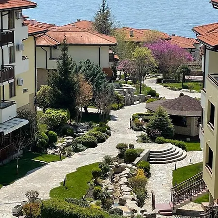 Garden Of Eden Nk Modern J Apartments, *