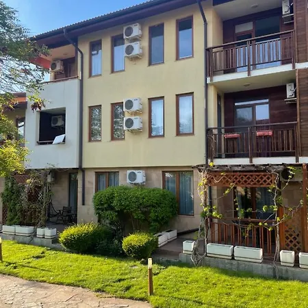 Garden Of Eden Nk Modern J Apartments, Appartement